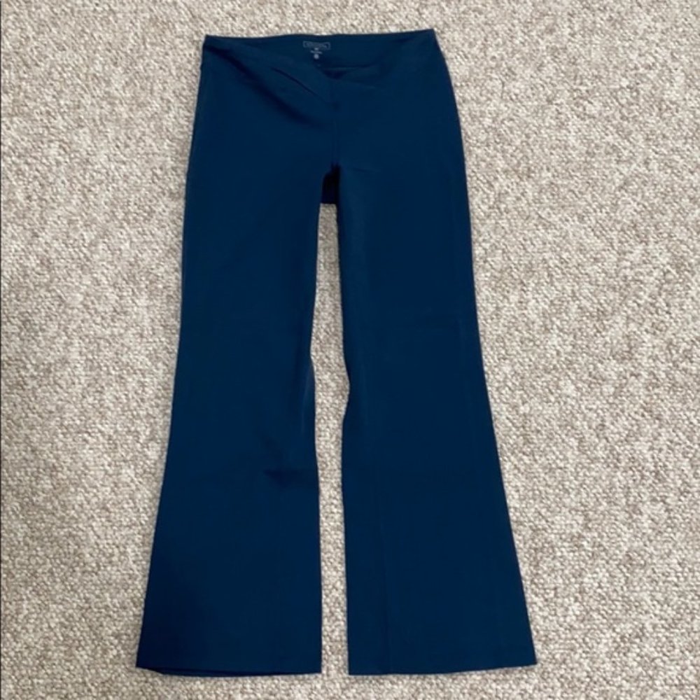 ATHLETA bootcut yoga pant size medium petite.